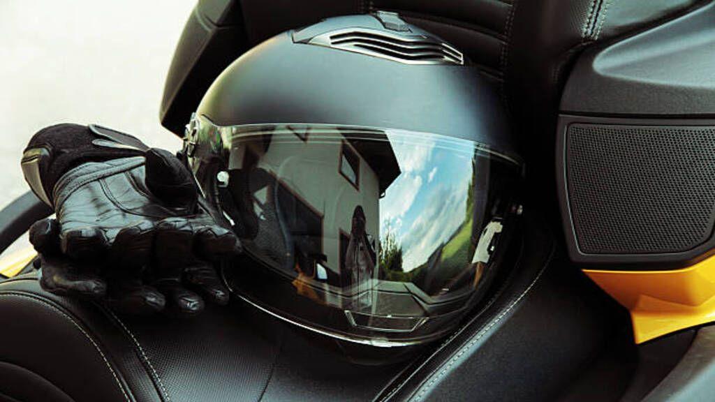  Smart Helmets: Redefining the Future of Riding Safety 